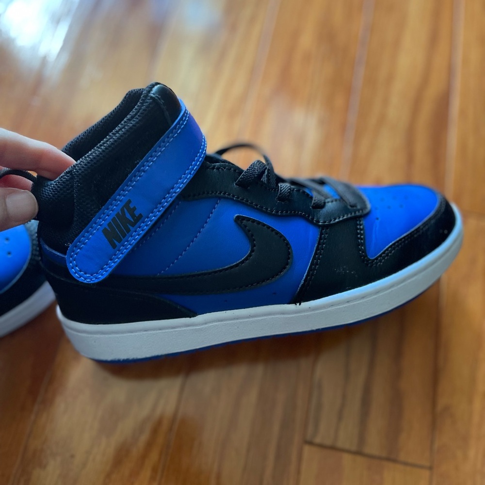 Nike Court Borough Mid 2